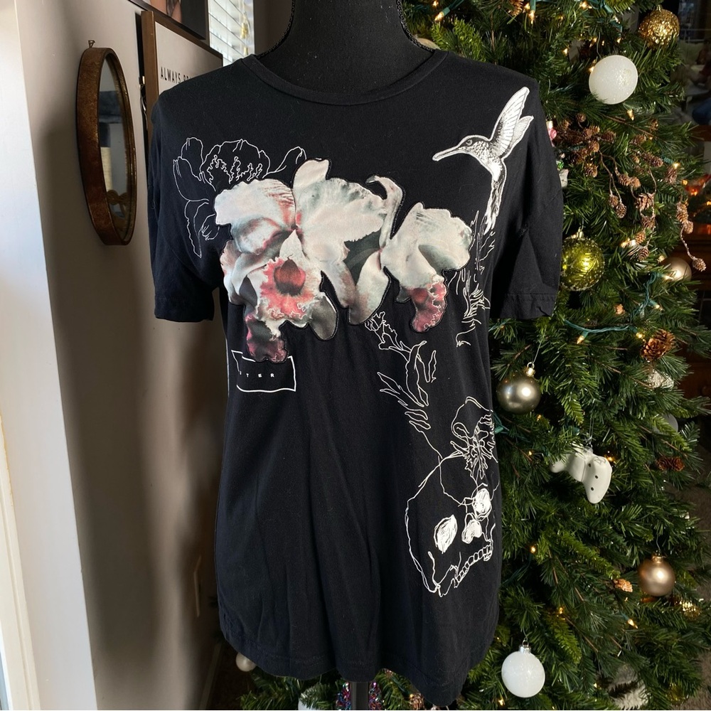 Zara Man Small Black Floral Hummingbird Tshirt